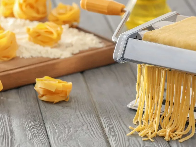 Best manual pasta maker for beginners example