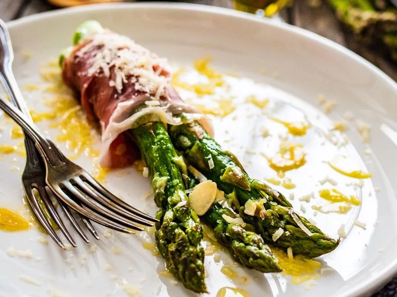 Asparagus and Prosciutto Crostini